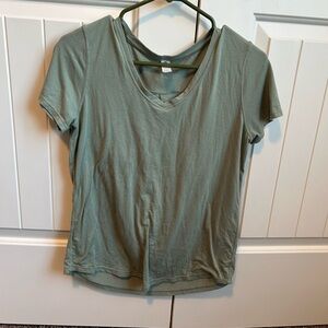 Women's Green Short Sleeve Top